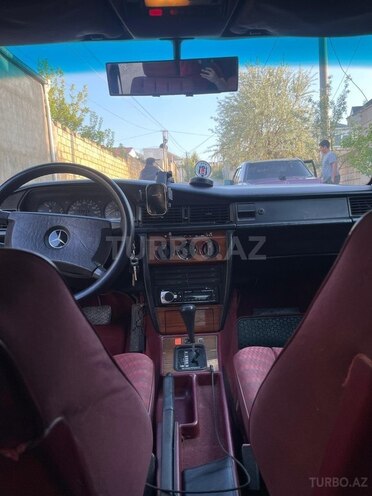 Mercedes 190-13