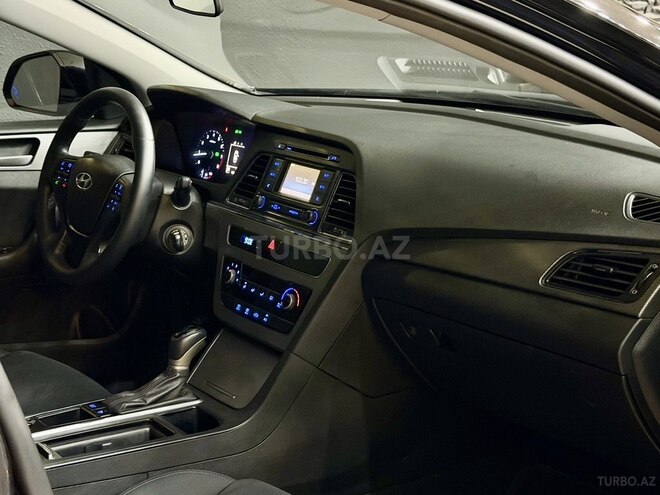 Hyundai Sonata-5