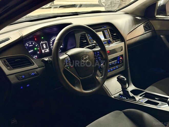 Hyundai Sonata-11