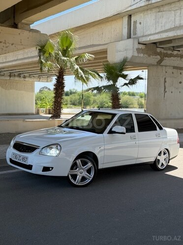 LADA (VAZ) Priora-1