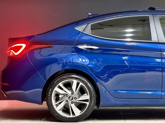 Hyundai Elantra-8