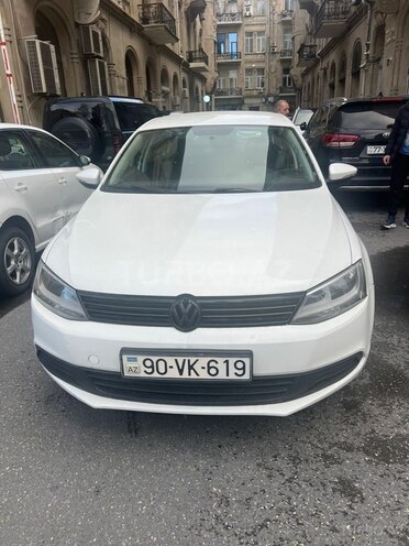 Volkswagen Jetta-1