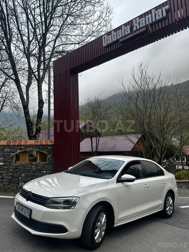 Volkswagen Jetta-2
