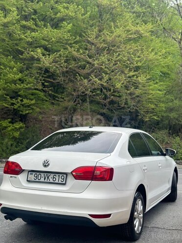 Volkswagen Jetta-4