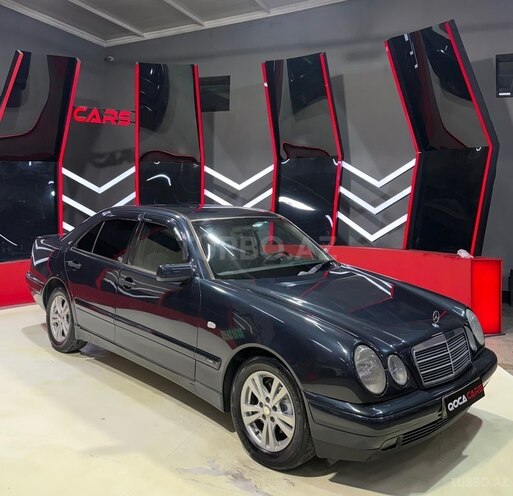 Mercedes E 200-2