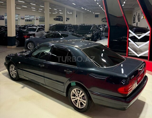 Mercedes E 200-7