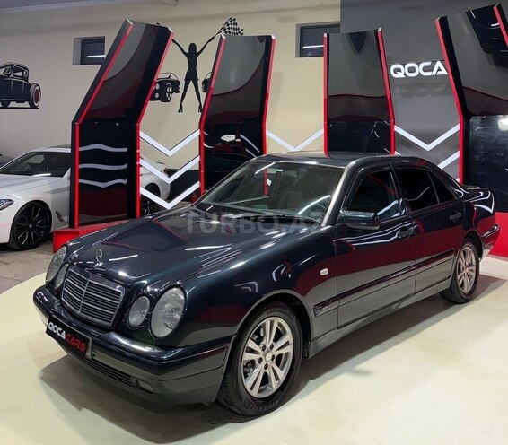 Mercedes E 200-1