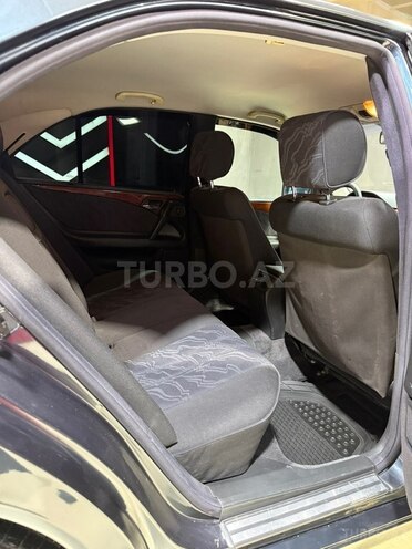 Mercedes E 200-13