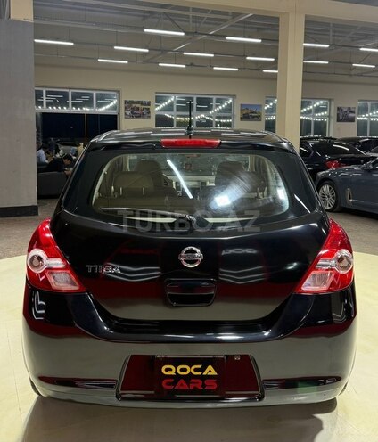 Nissan Tiida-10