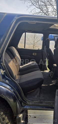 Toyota Hilux Surf-7