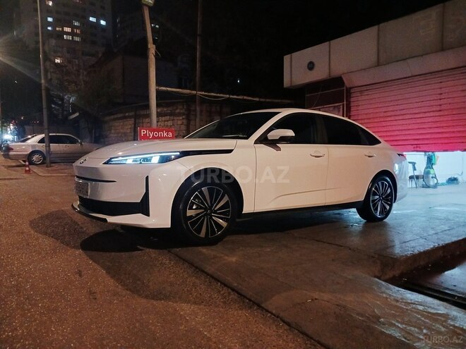 Changan Qiyuan A05-5