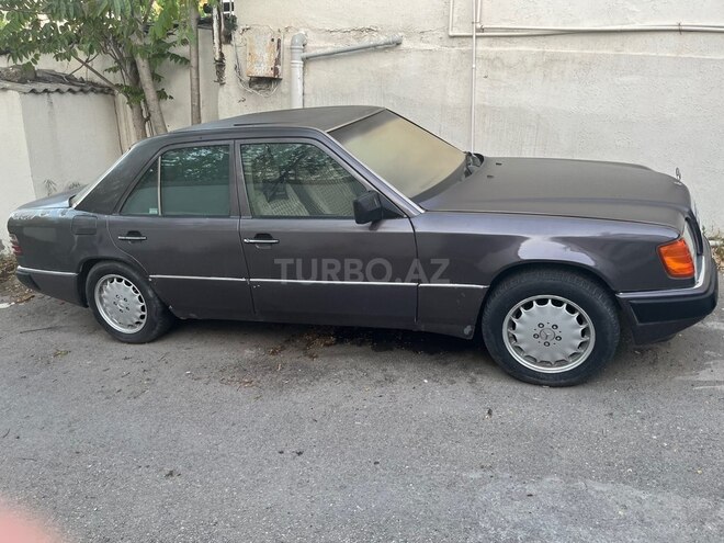 Mercedes E 200-3