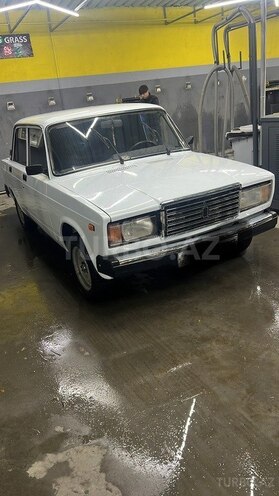 LADA (VAZ) 2107-1
