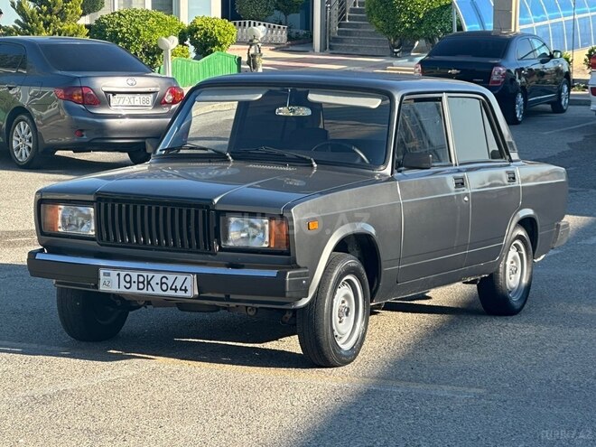 LADA (VAZ) 2107-1