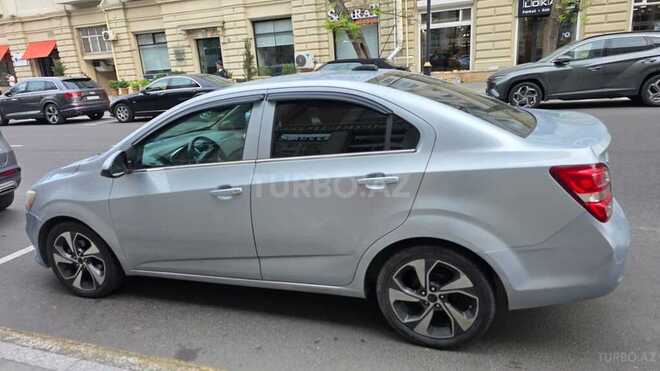 Chevrolet Sonic-8
