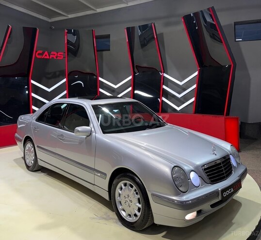 Mercedes E 240-4