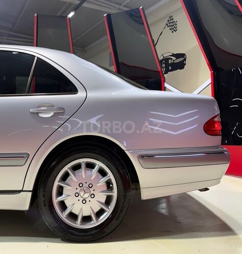 Mercedes E 240-15