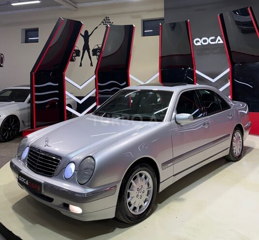Mercedes E 240-3