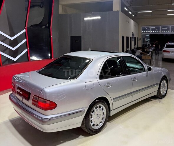 Mercedes E 240-9