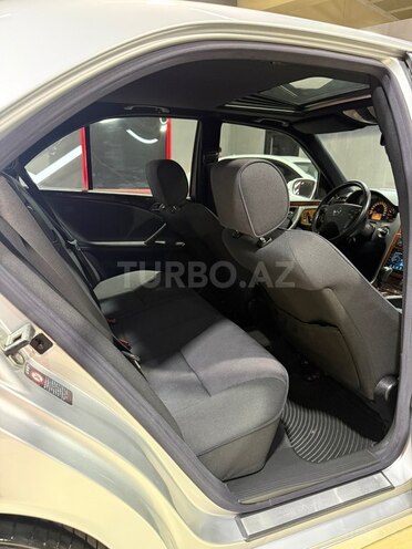 Mercedes E 240-23