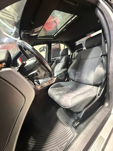 Mercedes E 240-18