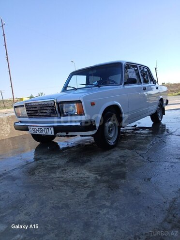 LADA (VAZ) 2107-1