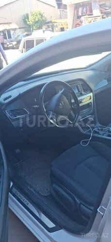 Hyundai Sonata-5