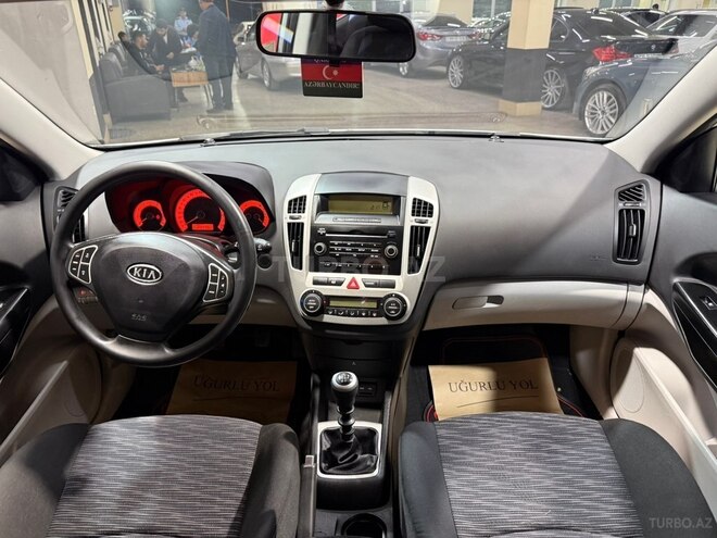 Kia Ceed-11