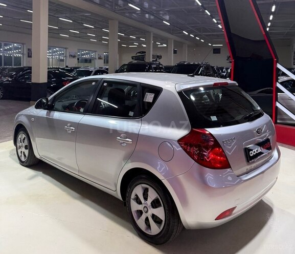 Kia Ceed-7