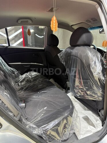 Kia Rio-12