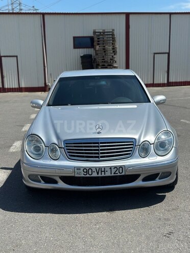 Mercedes E 220-1