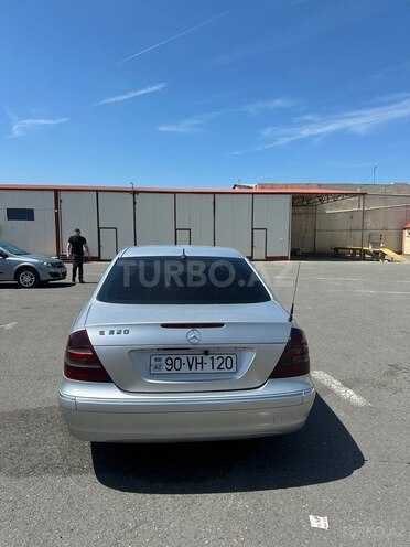 Mercedes E 220-8