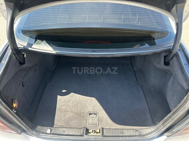 Mercedes E 220-11
