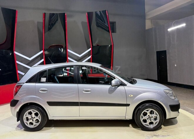 Kia Rio-4