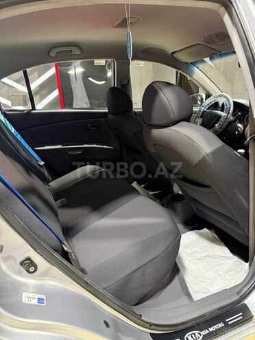 Kia Rio-13