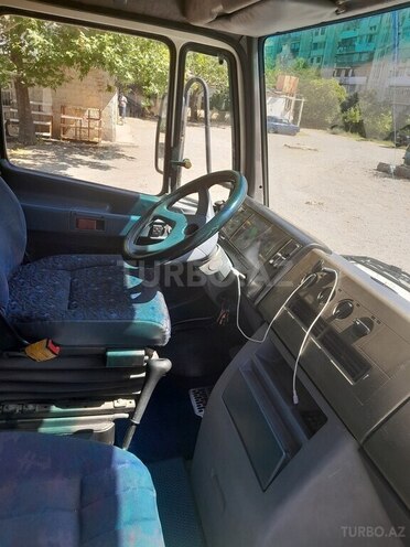 Mercedes Vario-5