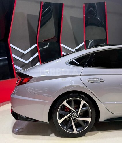 Hyundai Sonata-16