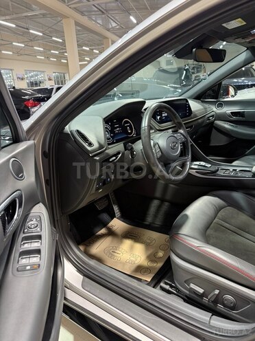 Hyundai Sonata-18