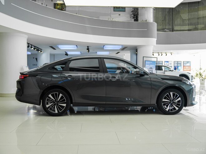 Changan Qiyuan A05-4