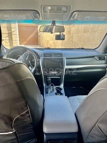 Toyota Camry-5