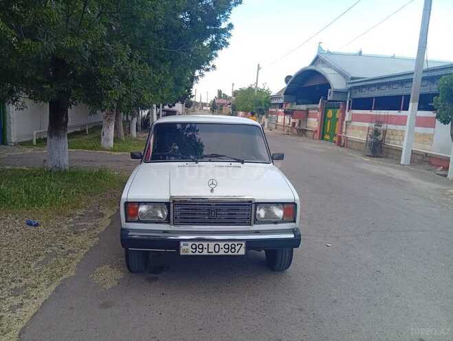 LADA (VAZ) 2107-1