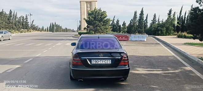 Mercedes E 270-8