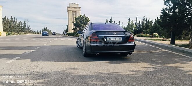 Mercedes E 270-9