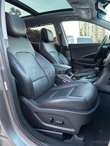 Hyundai Santa Fe-14