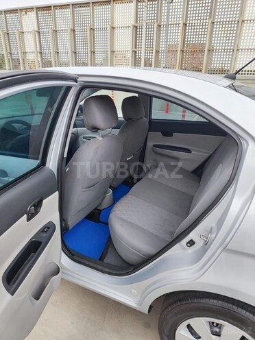 Hyundai Accent-2