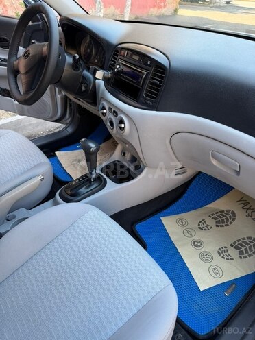 Hyundai Accent-6