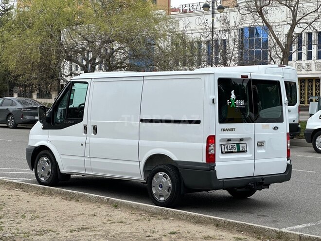 Ford Transit-4