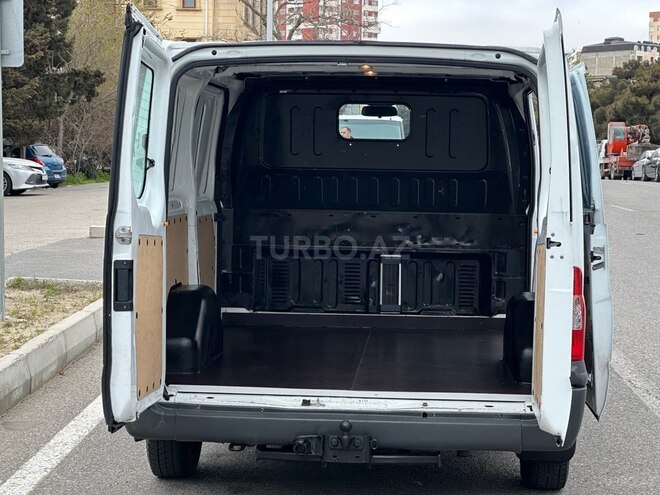 Ford Transit-8