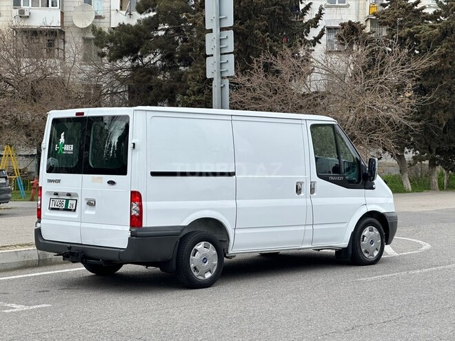 Ford Transit-6