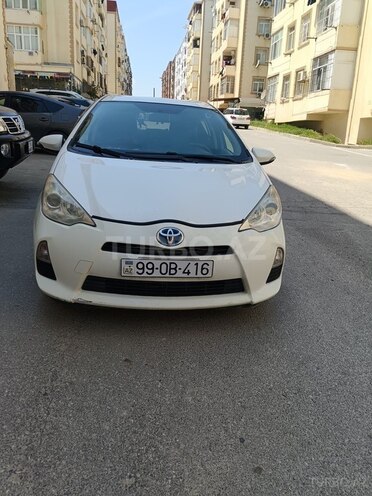Toyota Prius C-1